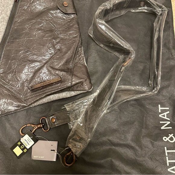 Matt & Nat Gray and Black Crossbody Bag NWT - Picture 3 of 13